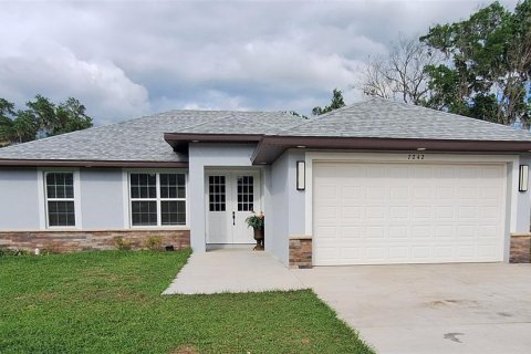 House in Webster, Florida 3 bedrooms, 167.22 sq.m. № 2206360