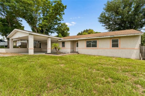 Casa en Zephyrhills, Florida 3 dormitorios, 155.8 m2 № 2322697