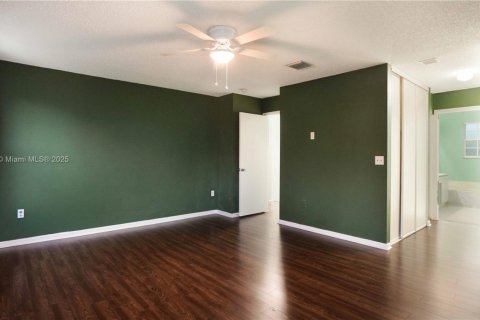 Купить виллу или дом в Пемброк-Пайнс, Флорида 3 спальни, 165.74м2, № 1921478 - фото 23