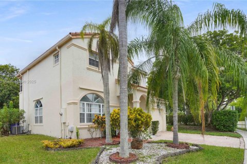 Купить виллу или дом в Пемброк-Пайнс, Флорида 3 спальни, 165.74м2, № 1921478 - фото 4