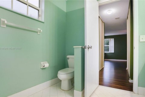 Купить виллу или дом в Пемброк-Пайнс, Флорида 3 спальни, 165.74м2, № 1921478 - фото 28