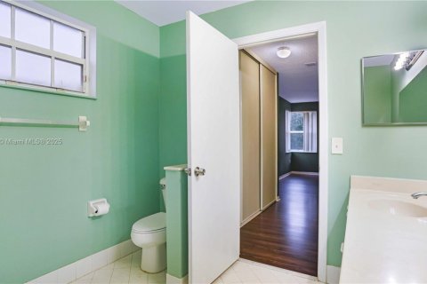 Купить виллу или дом в Пемброк-Пайнс, Флорида 3 спальни, 165.74м2, № 1921478 - фото 29