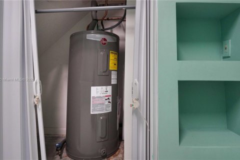 Купить виллу или дом в Пемброк-Пайнс, Флорида 3 спальни, 165.74м2, № 1921478 - фото 20