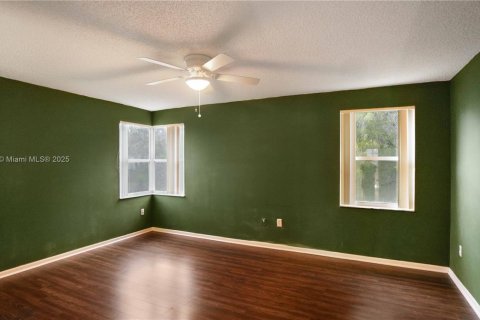 Купить виллу или дом в Пемброк-Пайнс, Флорида 3 спальни, 165.74м2, № 1921478 - фото 21