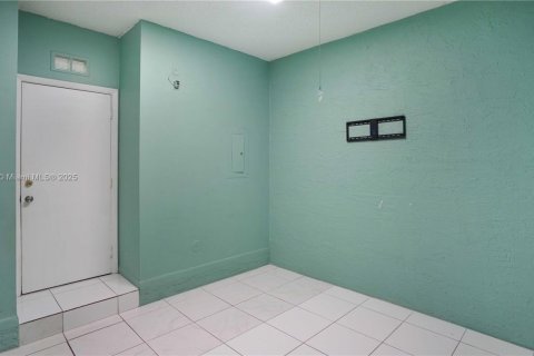 Купить виллу или дом в Пемброк-Пайнс, Флорида 3 спальни, 165.74м2, № 1921478 - фото 18