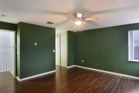 Купить виллу или дом в Пемброк-Пайнс, Флорида 3 спальни, 165.74м2, № 1921478 - фото 22