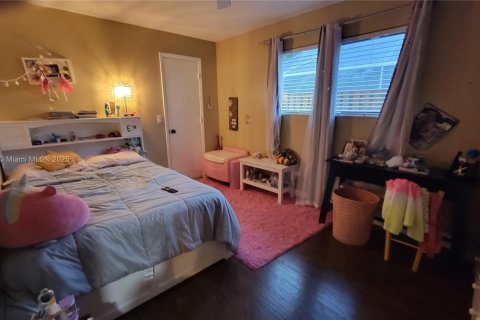 House in Coral Springs, Florida 4 bedrooms, 181.53 sq.m. № 1777815 - photo 27