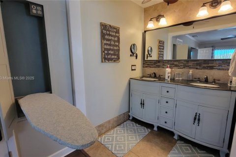 House in Coral Springs, Florida 4 bedrooms, 181.53 sq.m. № 1777815 - photo 18