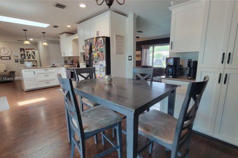 House in Coral Springs, Florida 4 bedrooms, 181.53 sq.m. № 1777815 - photo 5