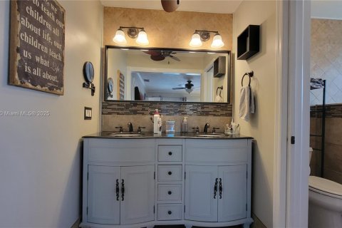 House in Coral Springs, Florida 4 bedrooms, 181.53 sq.m. № 1777815 - photo 19