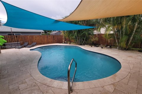 House in Coral Springs, Florida 4 bedrooms, 181.53 sq.m. № 1777815 - photo 30
