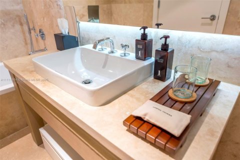 Condominio en alquiler en Miami Beach, Florida, 1 dormitorio, 82.96 m2 № 1957343 - foto 10