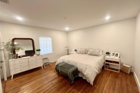 Casa en venta en Coral Gables, Florida, 4 dormitorios, 218.6 m2 № 1982207 - foto 16