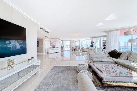 Condo in Aventura, Florida, 4 bedrooms  № 1934497 - photo 10