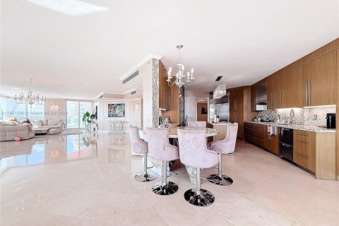 Condo in Aventura, Florida, 4 bedrooms  № 1934497 - photo 14