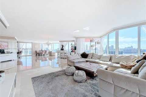 Condo in Aventura, Florida, 4 bedrooms  № 1934497 - photo 11