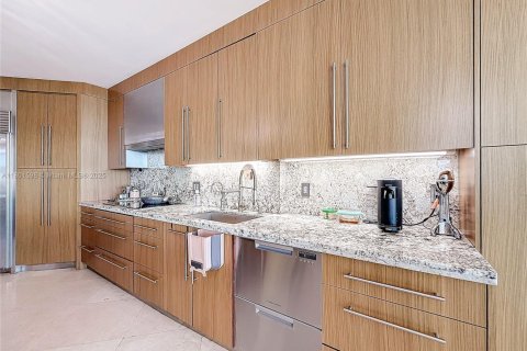 Condo in Aventura, Florida, 4 bedrooms  № 1934497 - photo 16