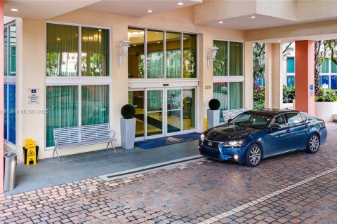 Condo in Aventura, Florida, 4 bedrooms  № 1934497 - photo 3