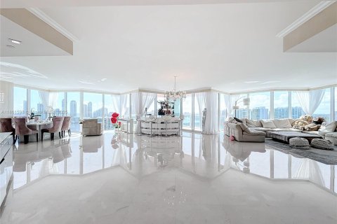 Condo in Aventura, Florida, 4 bedrooms  № 1934497 - photo 6