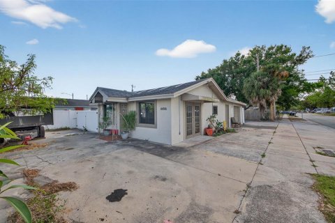 Commercial property in Saint Petersburg, Florida 66.89 sq.m. № 2135626 - photo 2