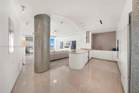 Condominio en venta en Miami Beach, Florida, 2 dormitorios, 142.7 m2 № 2018549 - foto 13