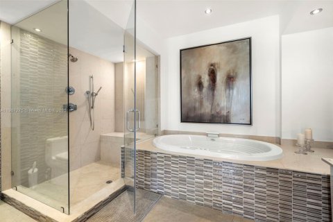 Condominio en venta en Miami Beach, Florida, 2 dormitorios, 142.7 m2 № 2018549 - foto 27