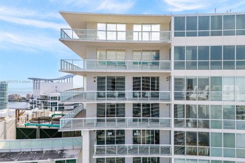 Condominio en venta en Miami Beach, Florida, 2 dormitorios, 142.7 m2 № 2018549 - foto 11