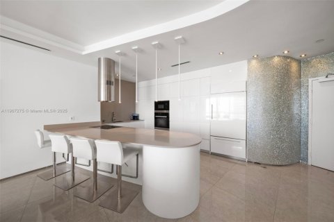 Condominio en venta en Miami Beach, Florida, 2 dormitorios, 142.7 m2 № 2018549 - foto 15