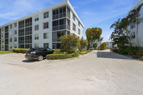 Condo in Boynton Beach, Florida, 2 bedrooms  № 2193258 - photo 27