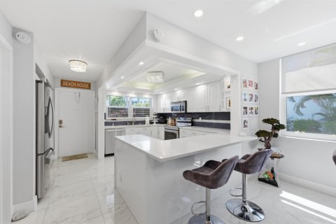 Condo in Boynton Beach, Florida, 2 bedrooms  № 2193258 - photo 6