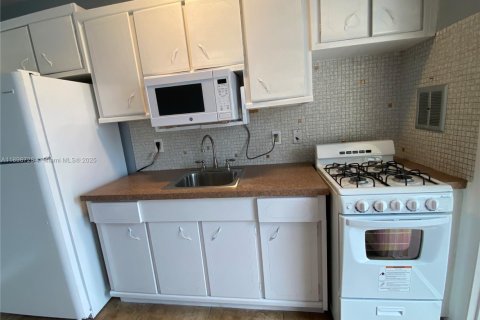 Condominio en venta en Miami Beach, Florida, 1 dormitorio, 41.81 m2 № 1950581 - foto 21