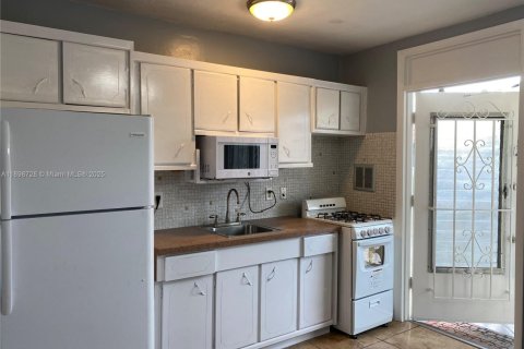 Condominio en venta en Miami Beach, Florida, 1 dormitorio, 41.81 m2 № 1950581 - foto 7