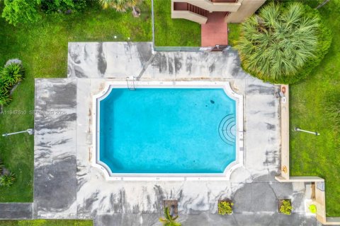 Copropriété à louer à Hialeah, Floride: 2 chambres, 87.51 m2 № 2008653 - photo 19