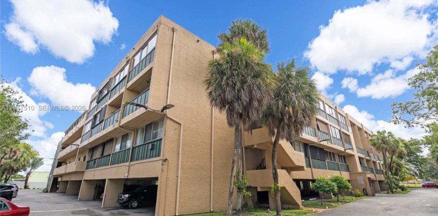 Condo à Hialeah, Floride, 2 chambres  № 2008653