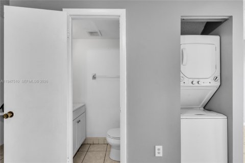 Copropriété à louer à Hialeah, Floride: 2 chambres, 87.51 m2 № 2008653 - photo 10