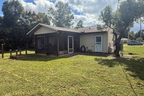 House in Port Orange, Florida 2 bedrooms, 84.54 sq.m. № 2427189 - photo 3