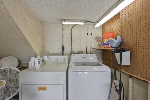 Condo in Largo, Florida, 2 bedrooms  № 2127353 - photo 30