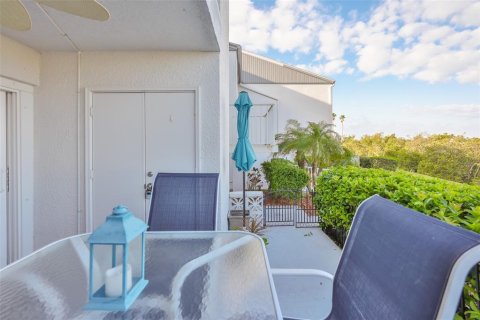 Condo in Largo, Florida, 2 bedrooms  № 2127353 - photo 28