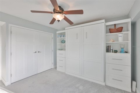 Condo in Largo, Florida, 2 bedrooms  № 2127353 - photo 24