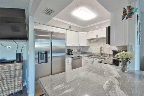 Condo in Largo, Florida, 2 bedrooms  № 2127353 - photo 6