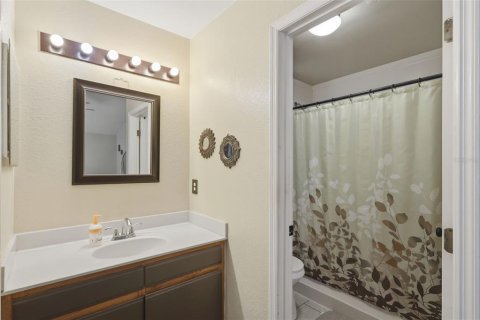 House in Winter Park, Florida 3 bedrooms, 142.42 sq.m. № 2105174 - photo 15