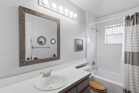 House in Winter Park, Florida 3 bedrooms, 142.42 sq.m. № 2105174 - photo 13