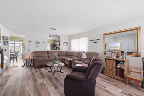 House in Winter Park, Florida 3 bedrooms, 142.42 sq.m. № 2105174 - photo 5