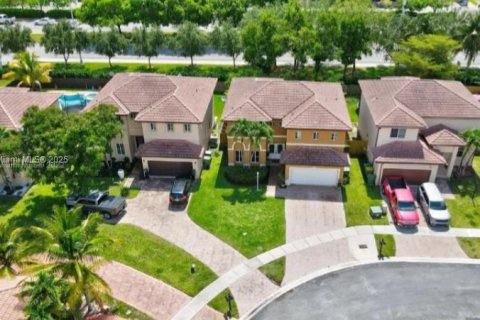 House in Homestead, Florida 3 bedrooms, 241.82 sq.m. № 1937542 - photo 5