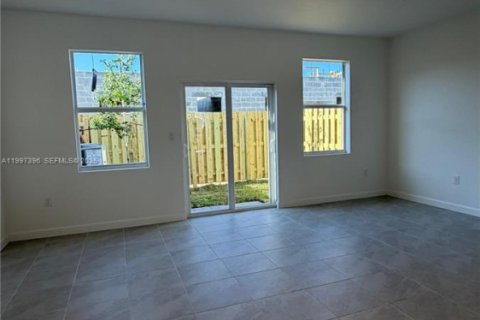 Adosado en alquiler en Florida City, Florida, 3 dormitorios, 146.23 m2 № 2059480 - foto 8