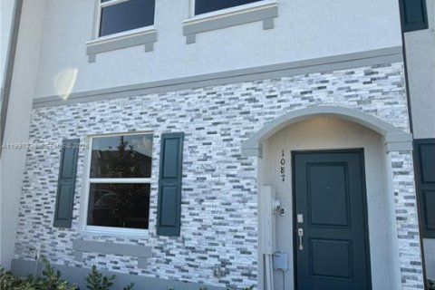 Adosado en alquiler en Florida City, Florida, 3 dormitorios, 146.23 m2 № 2059480 - foto 2