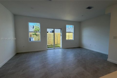 Adosado en alquiler en Florida City, Florida, 3 dormitorios, 146.23 m2 № 2059480 - foto 9