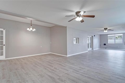 Villa ou maison à vendre à Kissimmee, Floride: 5 chambres, 351.45 m2 № 1765647 - photo 17