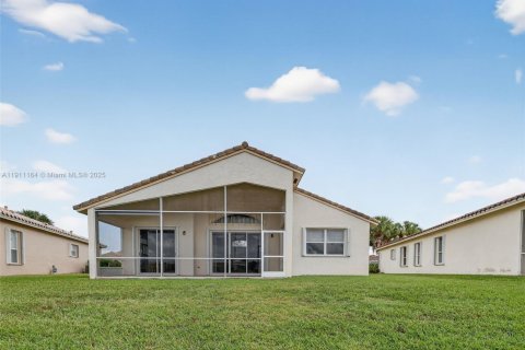 Купить виллу или дом в Порт-Сент-Луси, Флорида 3 спальни, 158.96м2, № 1968566 - фото 6