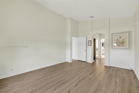 Купить виллу или дом в Порт-Сент-Луси, Флорида 3 спальни, 158.96м2, № 1968566 - фото 23